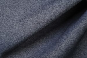 Tecido com visual jeans para cabedal